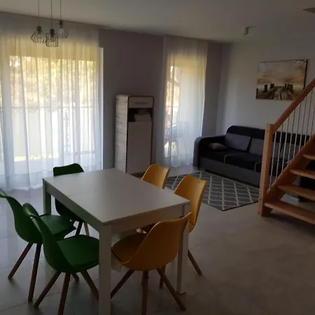 Park - Nowe Nad Morzem Apartment Jantar